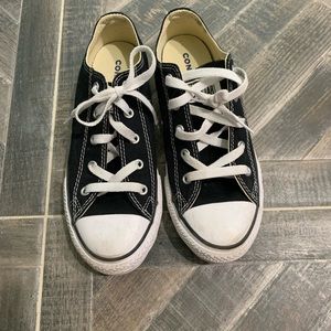 Black kids converse low tops